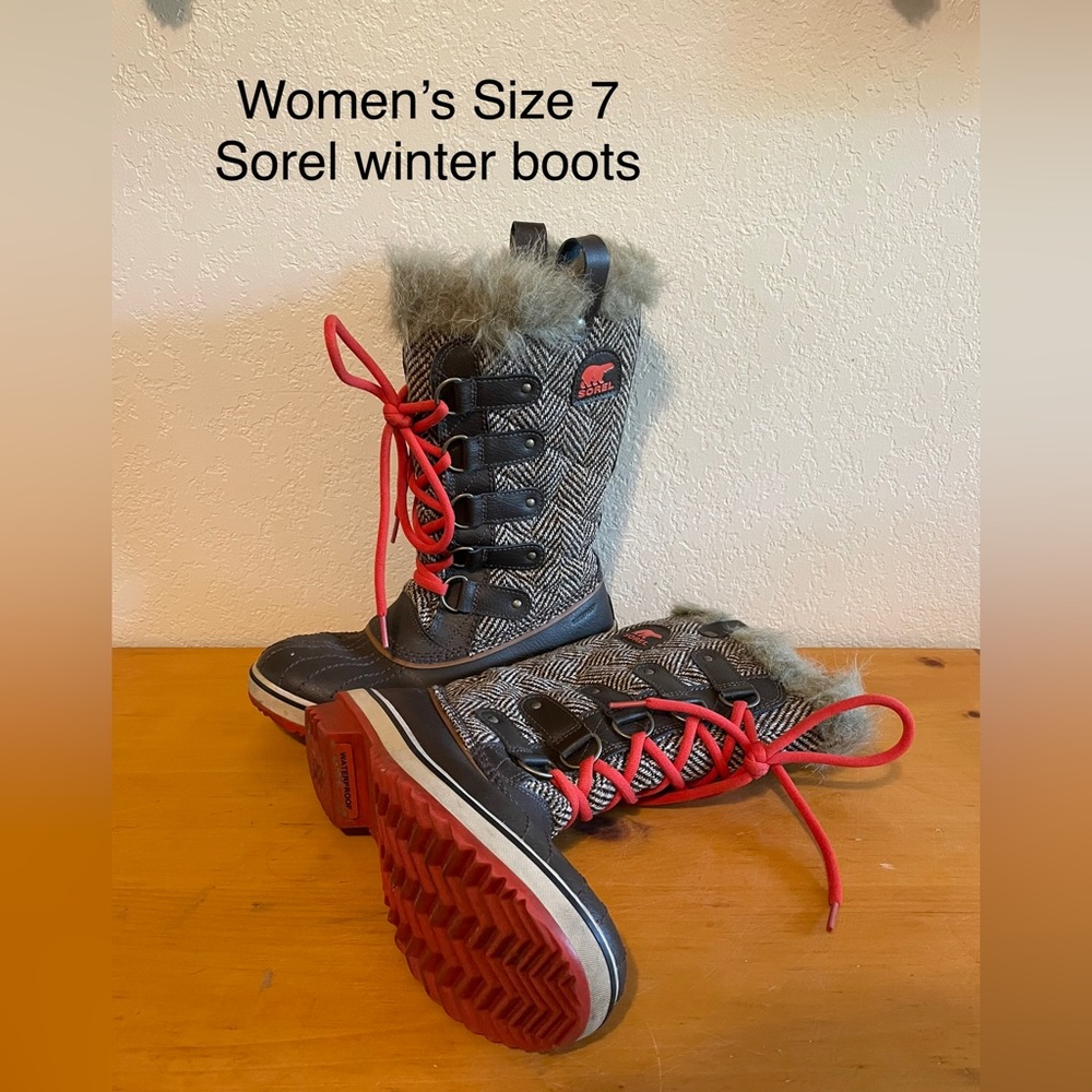 Sorel Waterproof Boots- lightly used